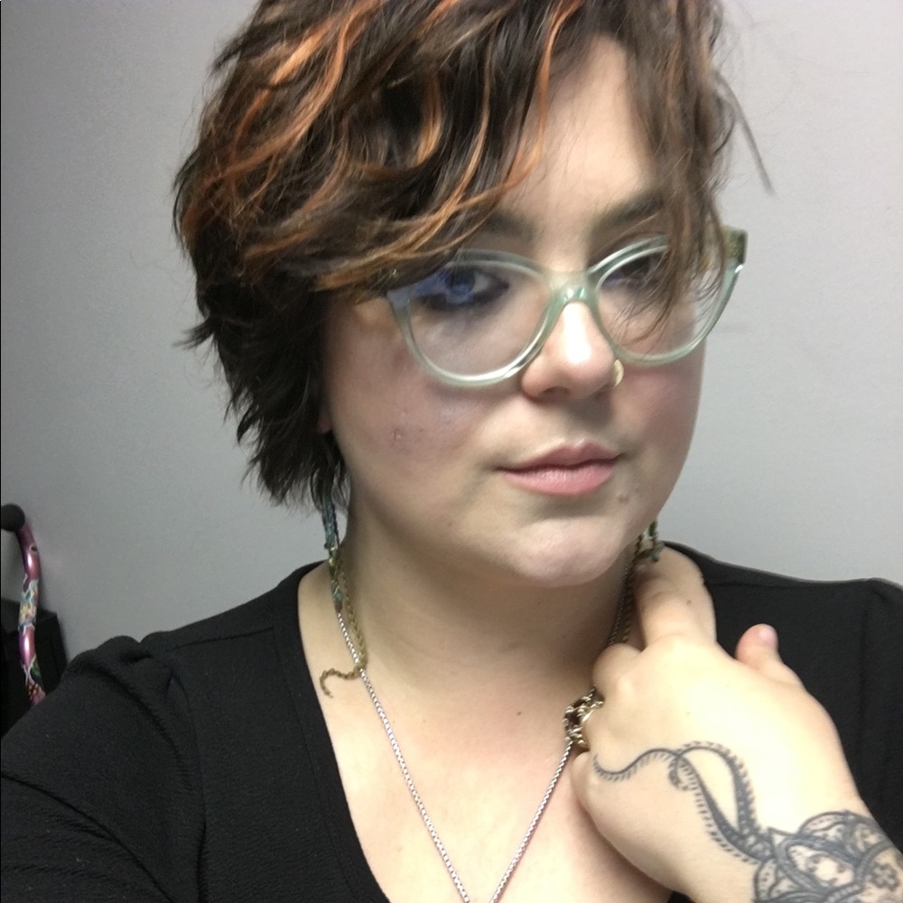 Meet your Posher, Laurel
